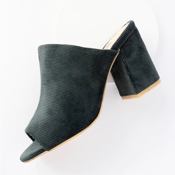 ✨MODCLOTH✨Sbicca Corduroy Peep-Toe Mules - Picture 2 of 4